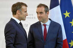 Emmanuel Macron junto a Sébastien Lecornu, en una imagen tomada el pasado 13 de julio.