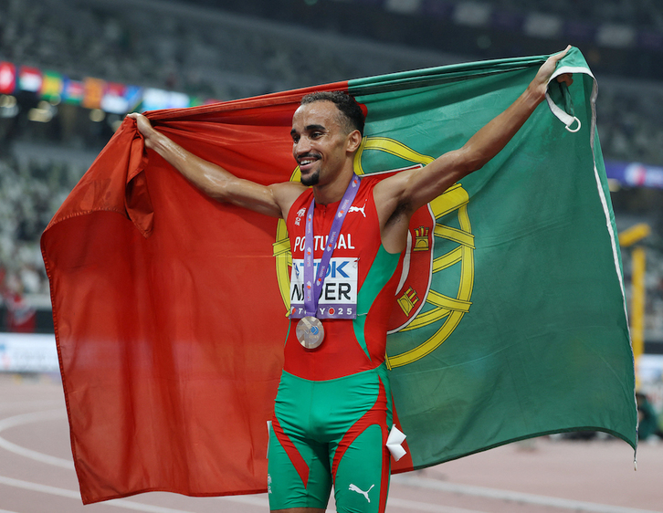 En el plazo de tres semanas Isaac Nader ha pasado de ganar el oro mundial de los 1.500 metros a ganar en Berango.