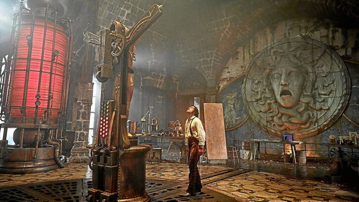 Oscar Isaac, en el papel de Victor Frankenstein, el científico que da vida a la criatura. La película llega a las salas de cine la próxima semana y en noviembre se emitirá en Netflix, aunque  merece la pena verla en pantalla grande.