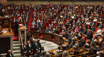 Sébastien Lecornu se dirige a la Asamblea Nacional durante su intervención de este martes.