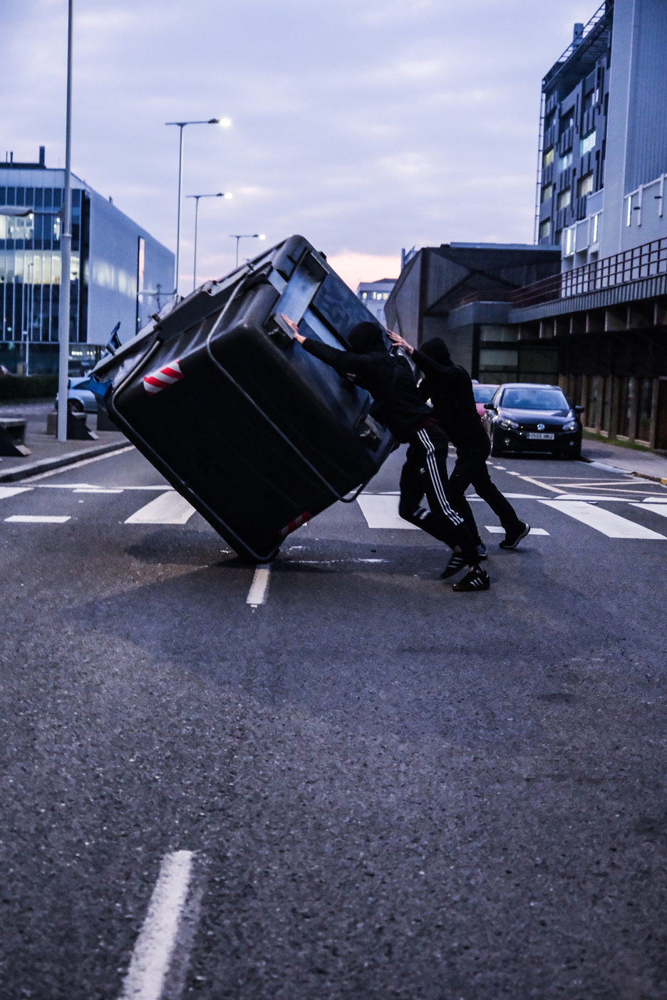 Barricada en el campus de Leioa. Barricada en el campus de Leioa.