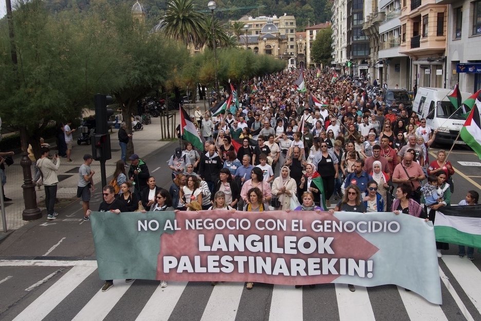 À Donostia la manifestations a réuni des milliers de personnes.