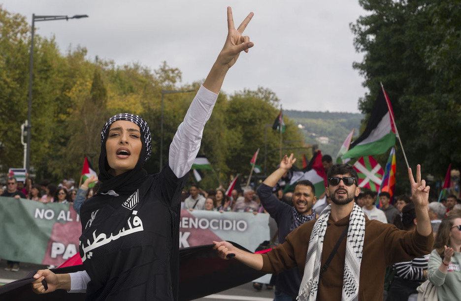 Cabecera de la manifestación de Donostia. Cabecera de la manifestación de Donostia.
