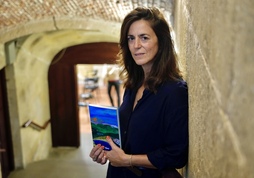 Eider Rodriguezek ‘Dena zulo bera zen’ liburua kaleratu berri du.