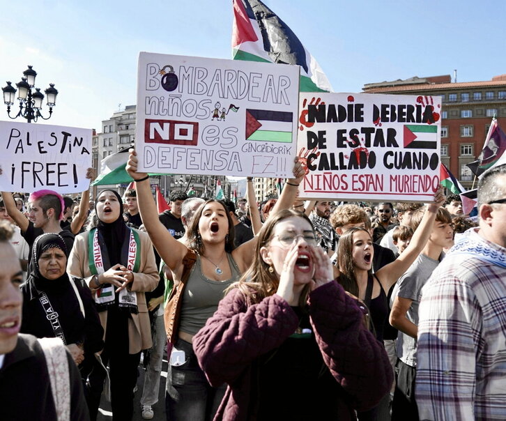 Bizkaiko herrietatik ere etorri zen jendea hiriburura. Manifestazioa bertan inoiz  egin den handienetakoa izan zen; gaiak merezi zuen.