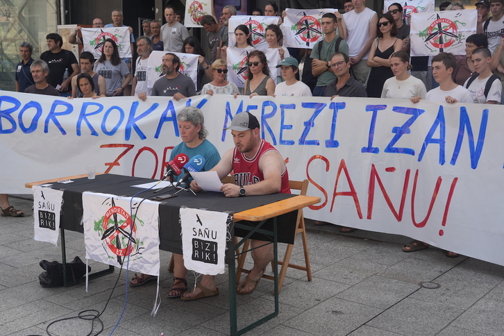 Comparecencia de las organizaciones contra el parque eólico de Piaspe, el pasado agosto.