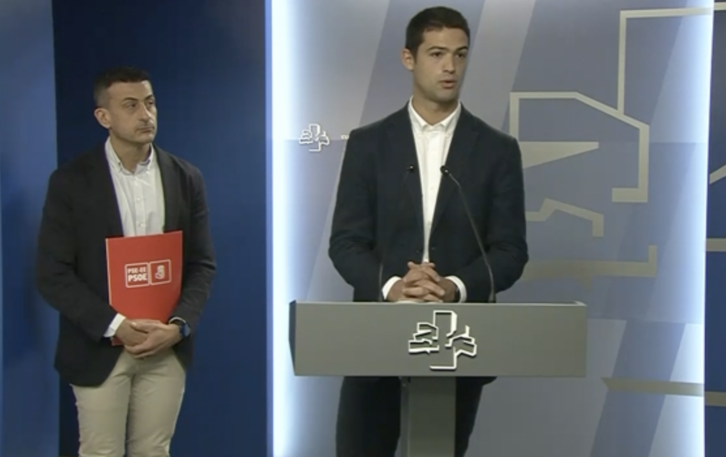 Imagen de la rueda de prensa de Joseba Díaz Antxustegi y Ekain Rico.