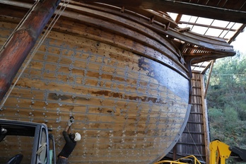 Trabajadores ultiman la construcción de la San Juan.