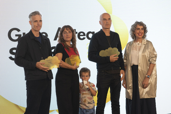 Garikoitz Fraga, Zuhar Iruretagoiena eta Jon Mikel Euba, Ibone Bengoetxea Kultura sailburuarekin.