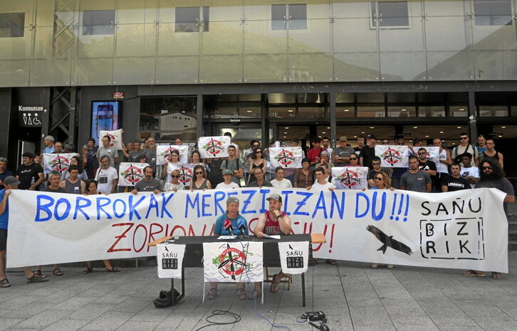 Comparecencia de las organizaciones contra el parque eólico de Piaspe, el pasado agosto.