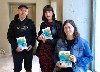 Azkona, Mujika Telleria eta Perez Argote, ostiral honetako aurkezpenean.