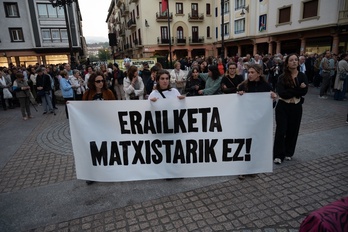 Concentración contra el presunto crimen machista, el pasado viernes en Zarautz.
