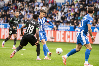 El capitán Antonio Blanco cumplirá mañana su partido 100 con la camiseta del Alavés.