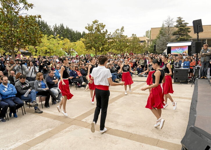 Paz de Ziganda ikastolan bertan egin zuten ekitaldi ofiziala.