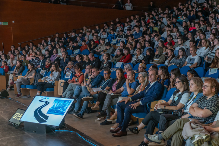 Inspira Bizitzak egitasmoaren bilkura Donostiako Kursaal aretoan.