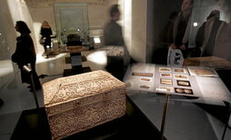 La milenaria arqueta de Leire, una de las obras más fabulosas del reino de Nafarroa y obra de artesanos andalusíes, se puede contemplar en el Museo de Navarra.