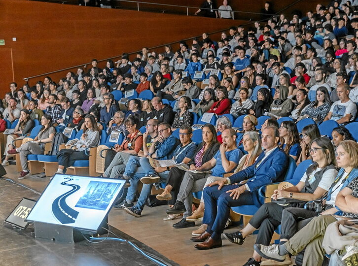 Donostiako Kursaal jauregian egin zuen bilkura Kutxa Fundazioaren egitasmoak.