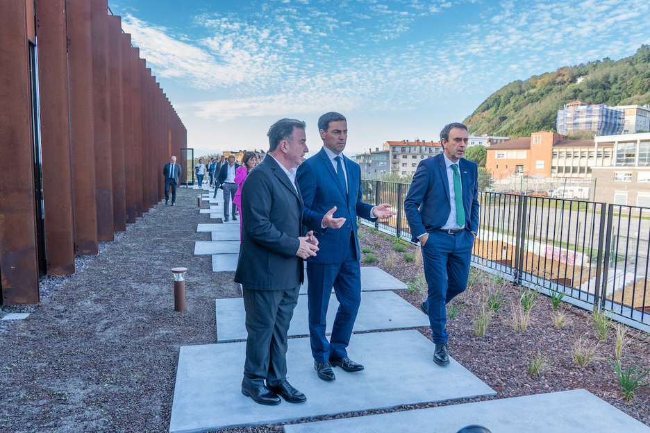 Pradales junto a Berasategi en la terraza. Pradales junto a Berasategi en la terraza.