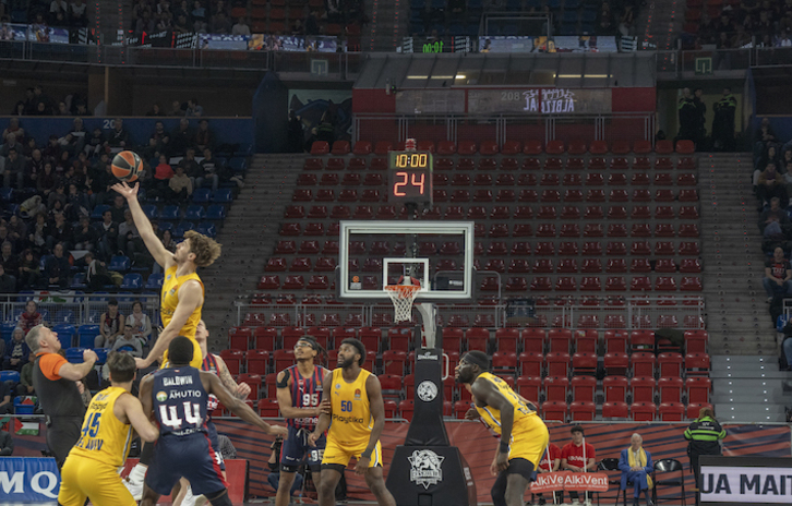 Mientras Maccabi y Hapoel podrán volver a sus pabellones a cancha completa, sus visitas se disputarán a puerta cerrada.