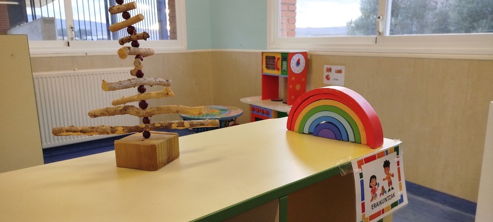El colegio acoge niños desde Infantil hasta sexto de Primaria.