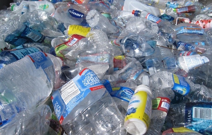 La Unión Europea recicló en 2023 el 42,1 % de los envases de plástico generados.