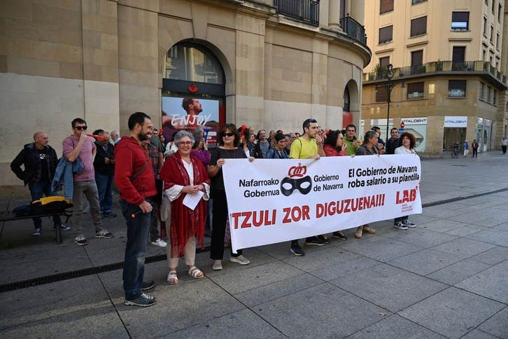 LAB ha pedido al Gobierno navarro que compense a sus funcionarios por el «atraco» salarial de 2010.