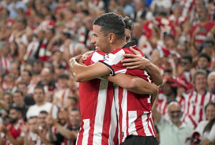 Guruzeta, gaueko bigarren gola ospatzen.