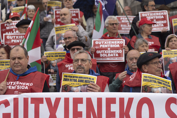 Comparecencia este jueves del Movimiento de Pensionistas de Euskal Herria frente al Ayuntamiento de Bilbo.
