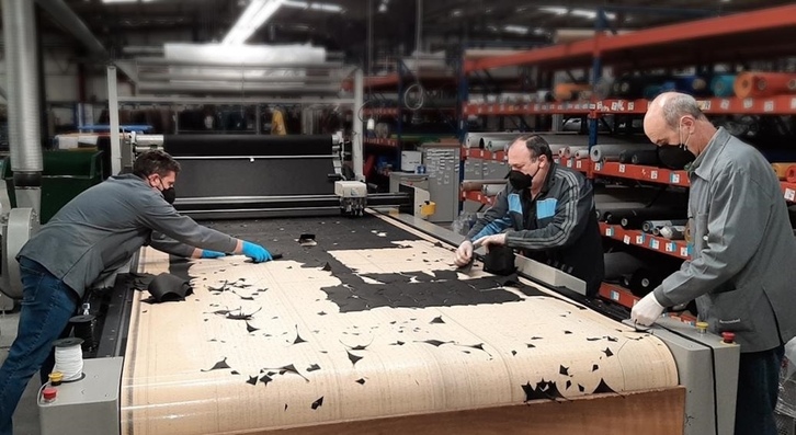 Trabajadores de la empresa Dynamobel.