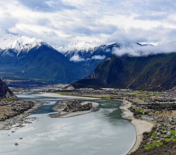 Txinak presa eraiki nahi duen ingurua.