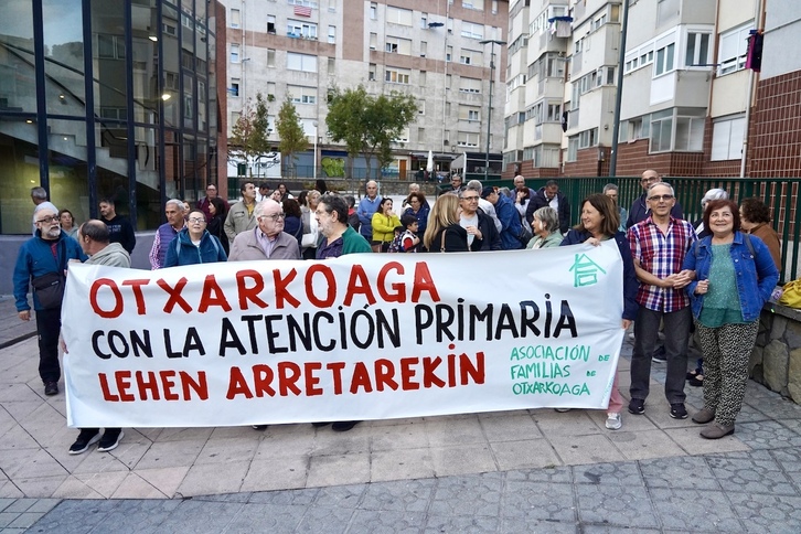 Otxarkoagan egindako elkarretaratzearen argazkia.