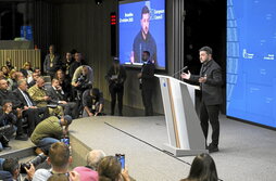 Rueda de prensa del presidente ucraniano, Volodymyr Zelensky, tras intervenir en la cumbre de líderes de la Unión Europea.