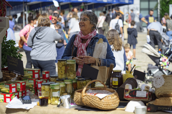 Aurten nekazaritzako elikagai eta artisau produktuen azoka bakarrik egingo da.