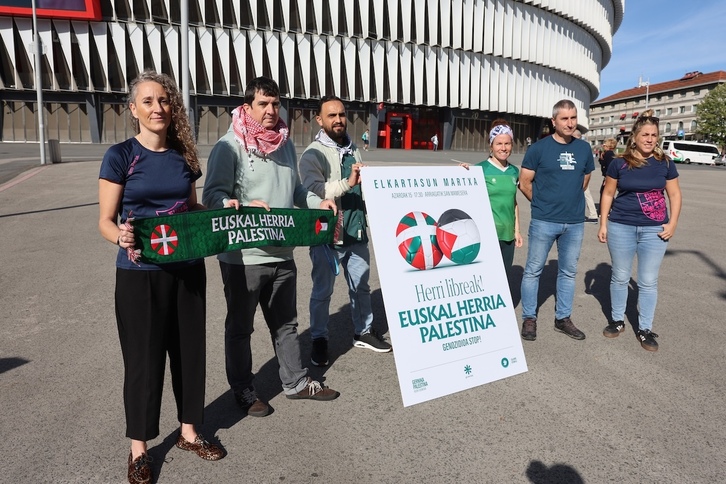 Gure Eskuk, Gu ere baik eta Gernika-Palestinak egindako agerraldia San Mames aurreko zelaigunean.