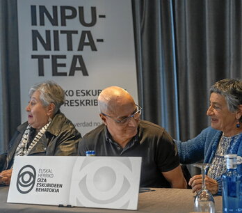 Alcantarilla, arropado por Gorostiaga y González (Red de Personas Torturadas).