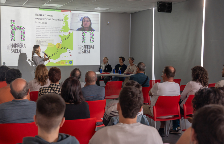 Irungo Harrera Sareak migratzaileen osasunean jarri zuen arreta.