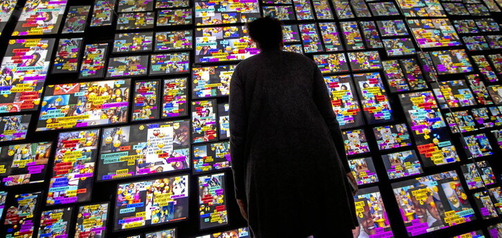 Las personas que trabajan como anotadoras de datos están expuestas a contenido explícito en unas condiciones muy precarias.