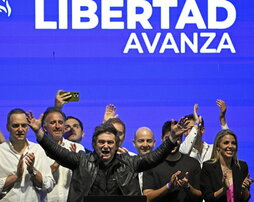 El presidente Javier Milei en el cierre de campaña el viernes en Rosario.