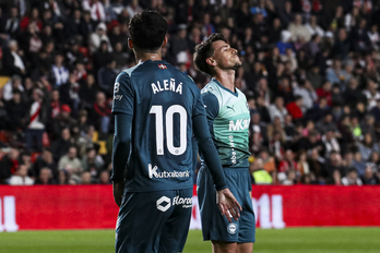 El Alavés no ha encontrado premio a su despliegue físico.