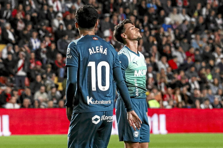 El Alavés acabó lamentándose de las ocasiones falladas y del despiste defensivo en el tramo final.