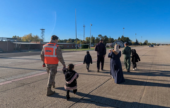 Llegda de los menores gazatíes a la base de Torrejón de Ardoz.