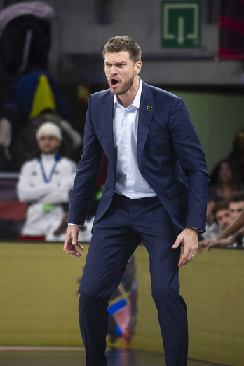 Tiago Splitter, cuando visitó Gasteiz al frente del banquillo del Paris Basketball.