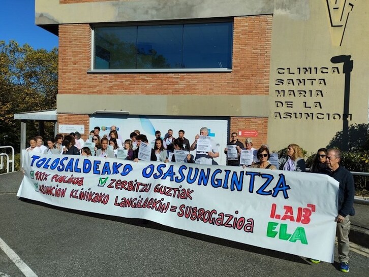 Astearte honetan Asuncion Klinikako langileek egindako agerraldia, manifestazioa iragartzeko.