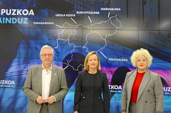 Asensio, Mendoza eta Peña, Gipuzkoa Zainduz sozietatearen aurkezpenean.