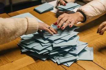  Dans les communes de plus de 1 000 habitants, les femmes occupent désormais 41 % des sièges municipaux au Pays Basque Nord. 