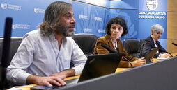 Jorge Aramendi, Nerea Melgosa y Miren Elgarresta, en la presentación de la encuesta.