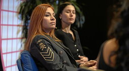 Leire Martinezek eta Francisca Valenzuelak zorrotz hitz egin zuten musikaren industrian emakumeek pairatzen duten matxismoaz.