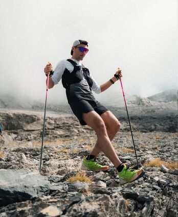 Dani Izquierdo Perdidoko jaitsieran; aragoiarrak marka berria ezarri du mendiaren joan-etorrian.