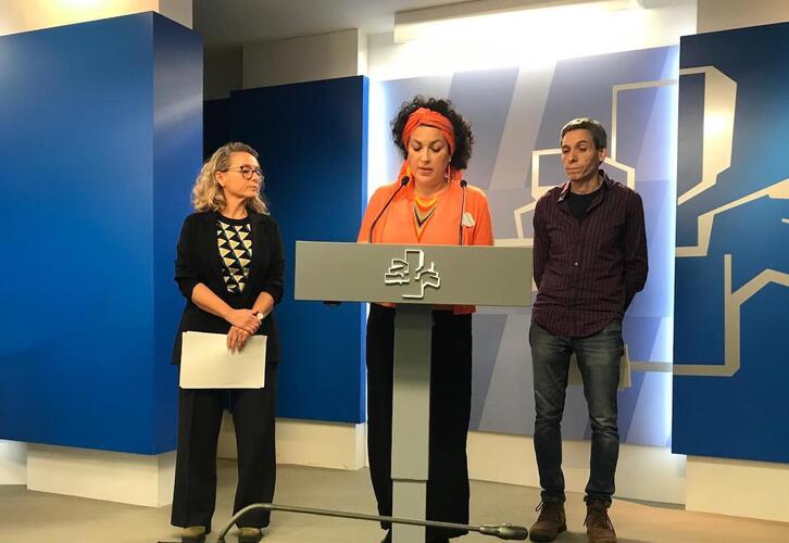 Comparecencia conjunta de PSE, EH Bildu y Sumar, una imágen inédita hasta la fecha.