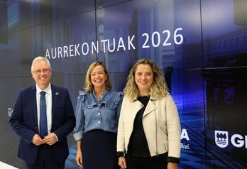 Asensio, Mendoza y Agirre han presentado el proyecto foral de presupuestos para Gipuzkoa.